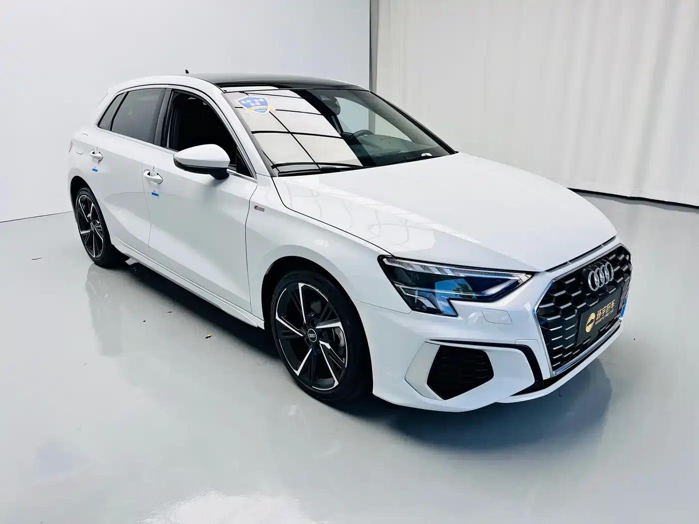Audi A3 2023 Facelift Sportback 35 TFSI Fashion Sporty Model — миниатюра 3