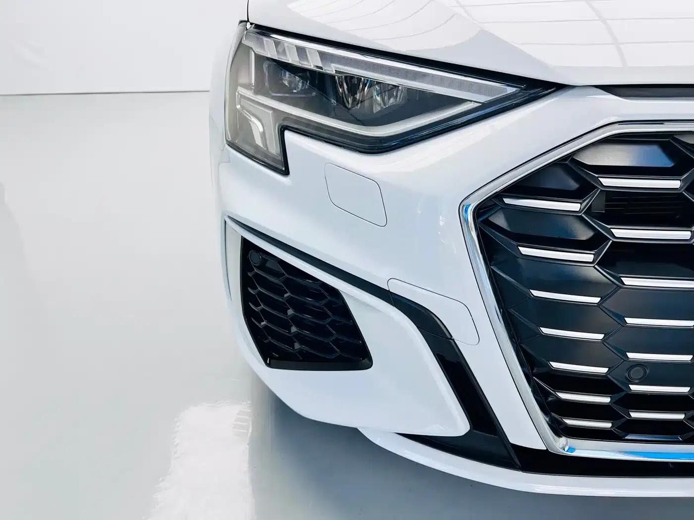 Audi A3 2023 Facelift Sportback 35 TFSI Fashion Sporty Model — миниатюра 6