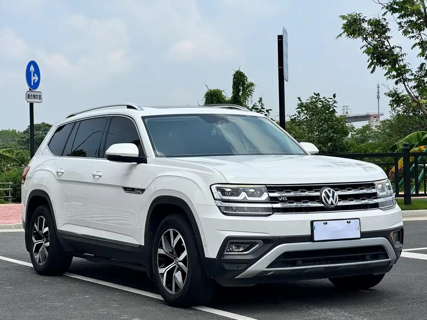 2017 Volkswagen Teramont 530 V6 AWD Luxury Edition — миниатюра 3