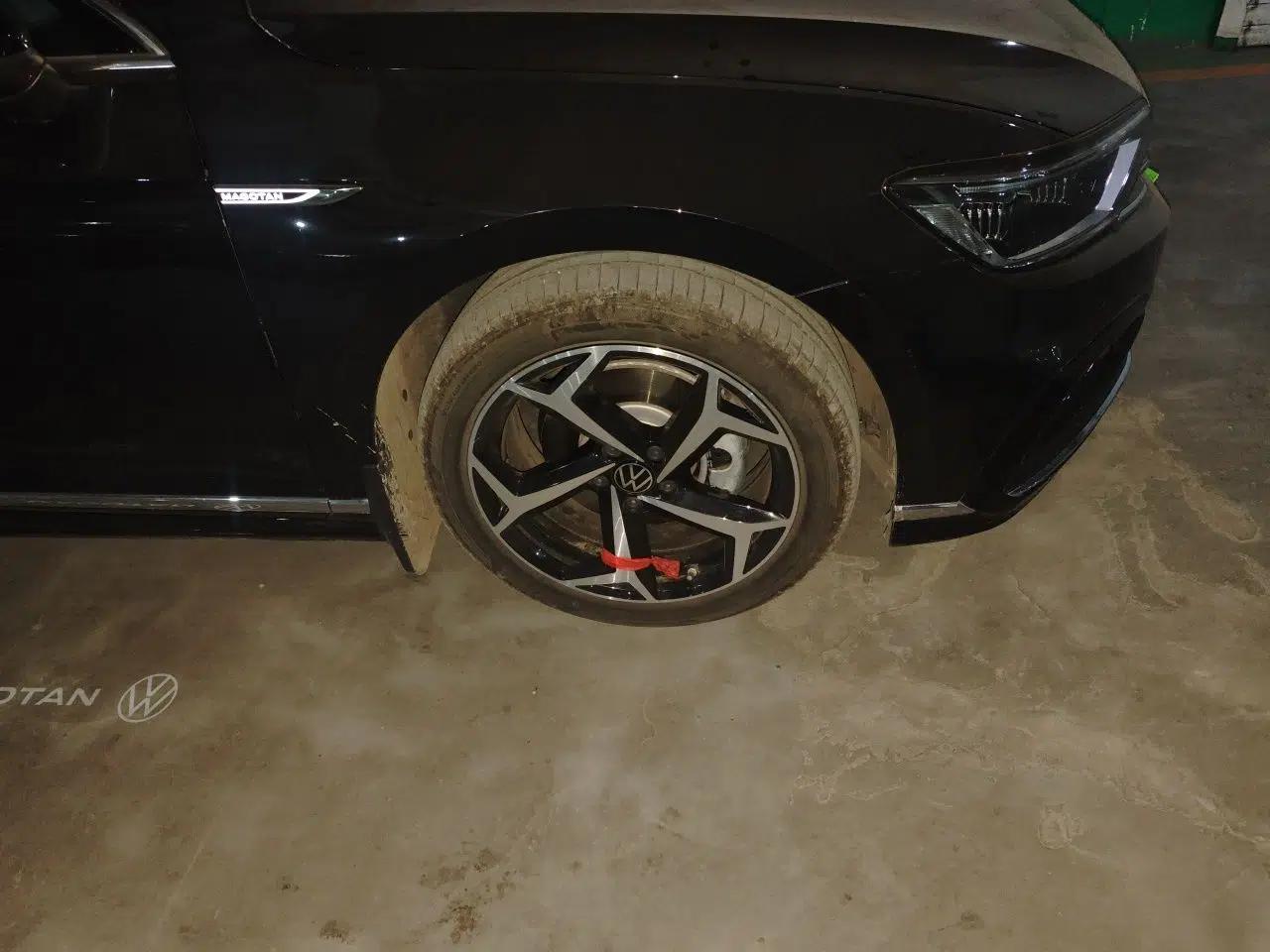 Volkswagen Magotan 2025 Zhongxiang Version 330TSI DSG Luxury Edition — миниатюра 8