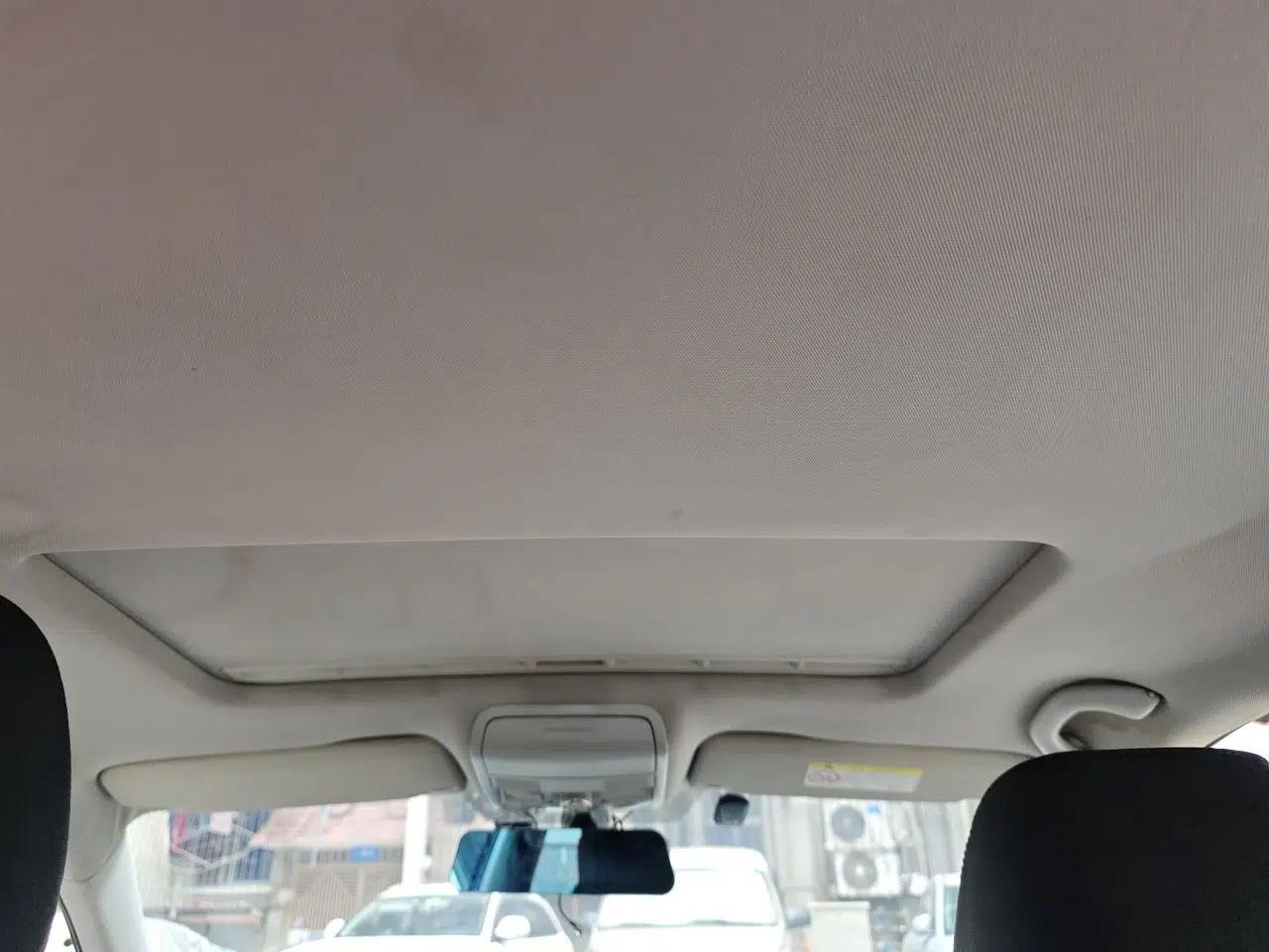 Volkswagen Sagitar 2018 1.6L Automatic Comfort Model — миниатюра 18