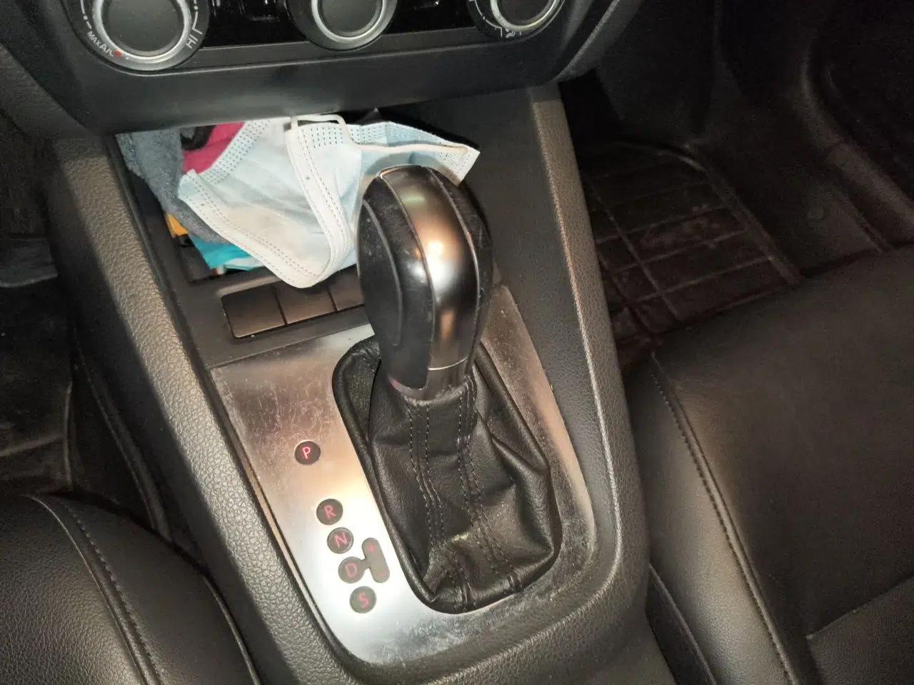 Volkswagen Sagitar 2014 Revised Version 1.6L Automatic Comfort Edition — миниатюра 14