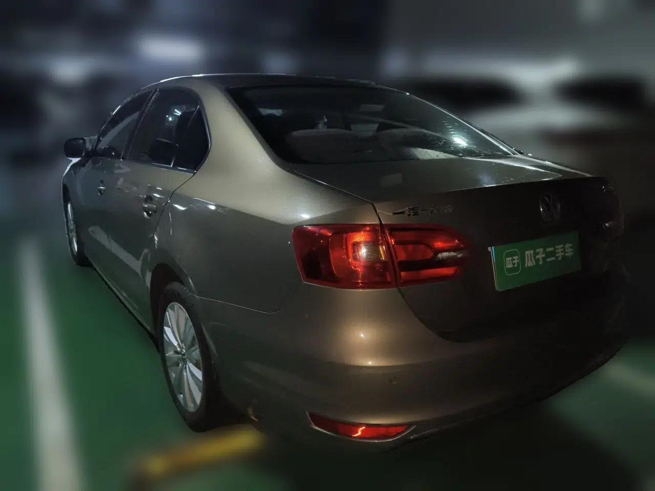 Volkswagen Sagitar 2014 Revised Version 1.6L Automatic Comfort Edition — миниатюра 4
