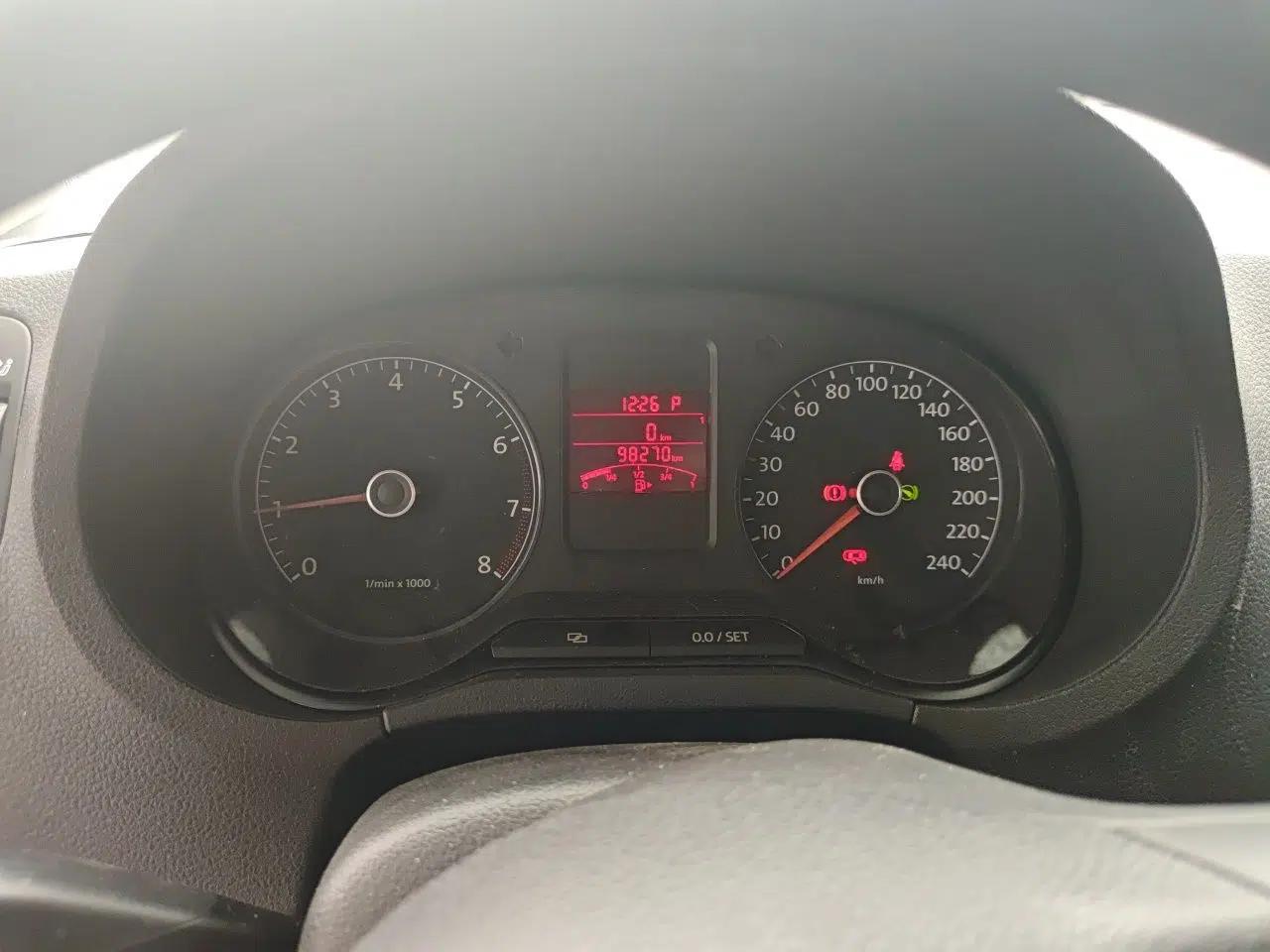 Volkswagen Polo 2011 1.6L Automatic ZhiShang Version — миниатюра 11