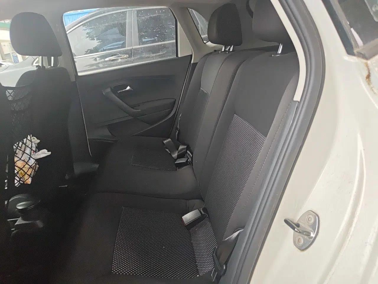 Volkswagen Polo 2011 1.6L Automatic ZhiShang Version — миниатюра 17