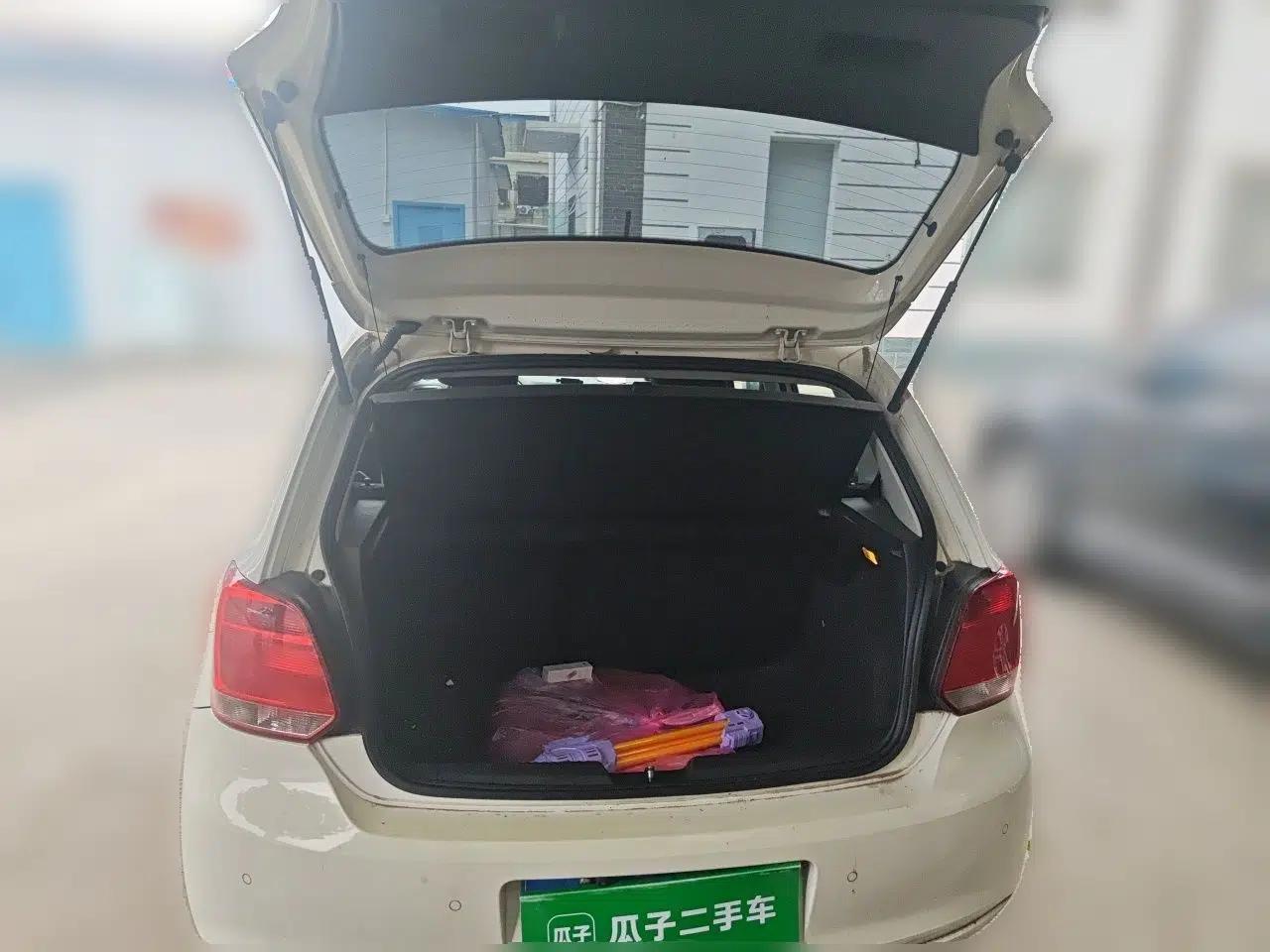 Volkswagen Polo 2011 1.6L Automatic ZhiShang Version — миниатюра 19
