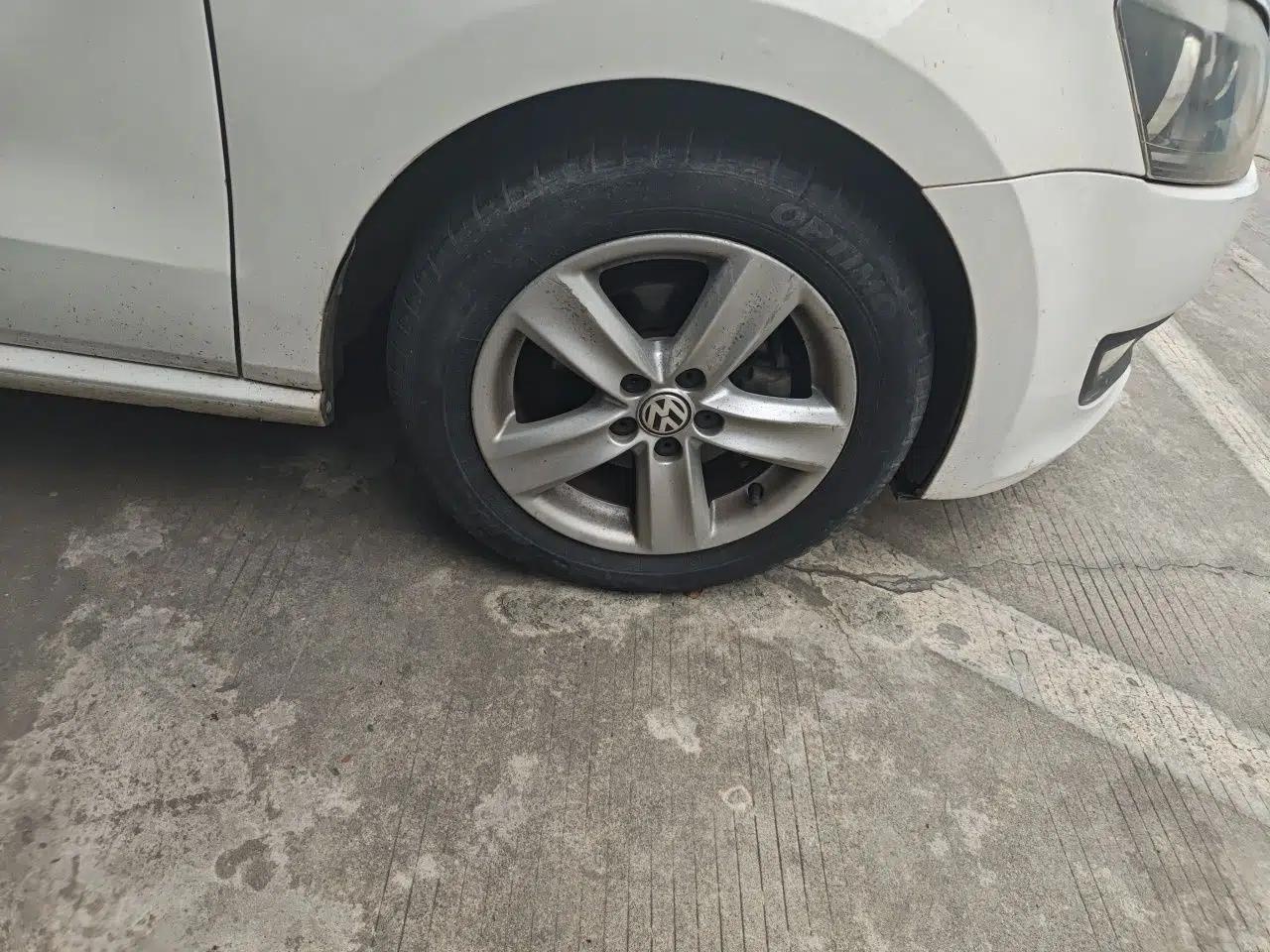 Volkswagen Polo 2011 1.6L Automatic ZhiShang Version — миниатюра 8