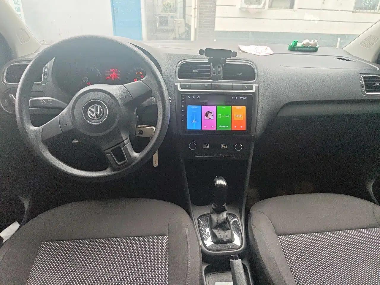 Volkswagen Polo 2011 1.6L Automatic ZhiShang Version — миниатюра 9