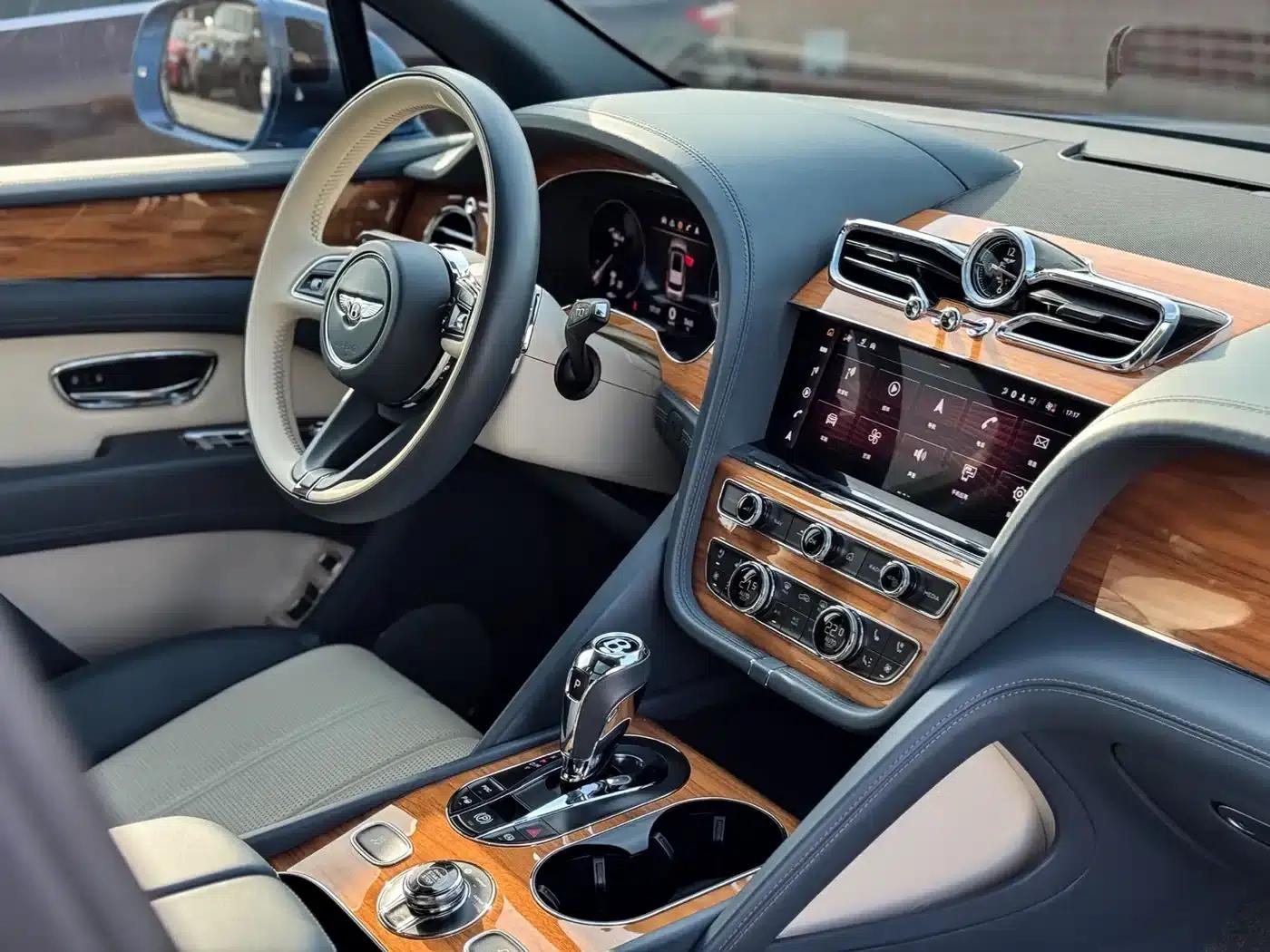 Bentayga 2021 4.0T V8 — миниатюра 11