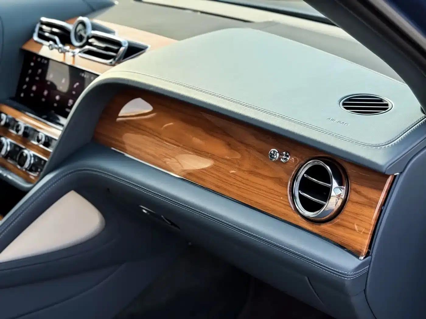 Bentayga 2021 4.0T V8 — миниатюра 13