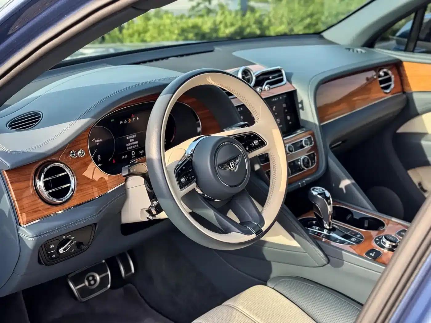Bentayga 2021 4.0T V8 — миниатюра 4