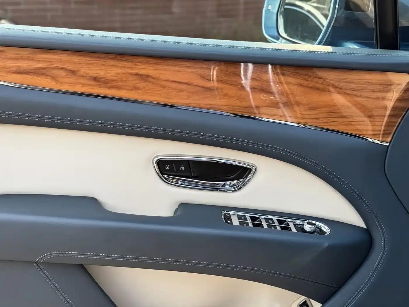 Bentayga 2021 4.0T V8 — миниатюра 5