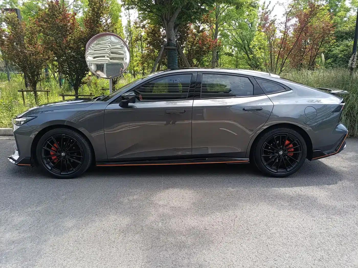 Changan UNI-V 2022 1.5T Sport Edition — миниатюра 4