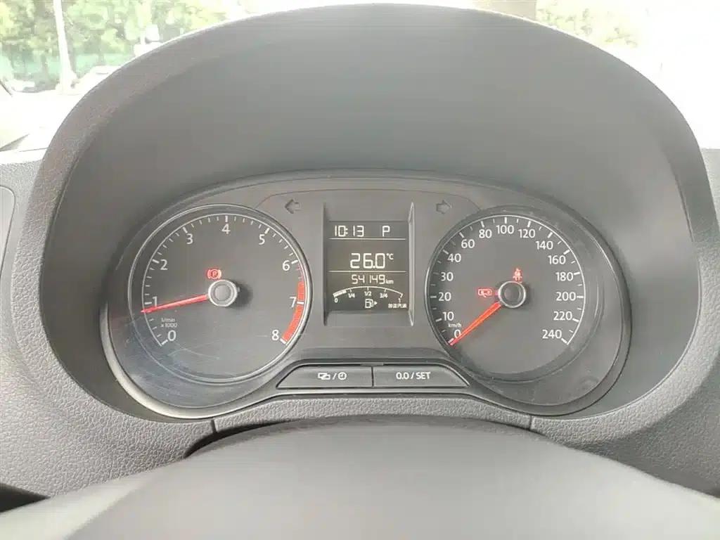 2016 Polo 1.4L Automatic Fashion Edition — миниатюра 12