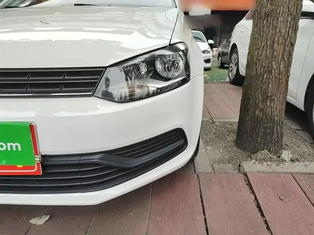 2016 Polo 1.4L Automatic Fashion Edition — миниатюра 24