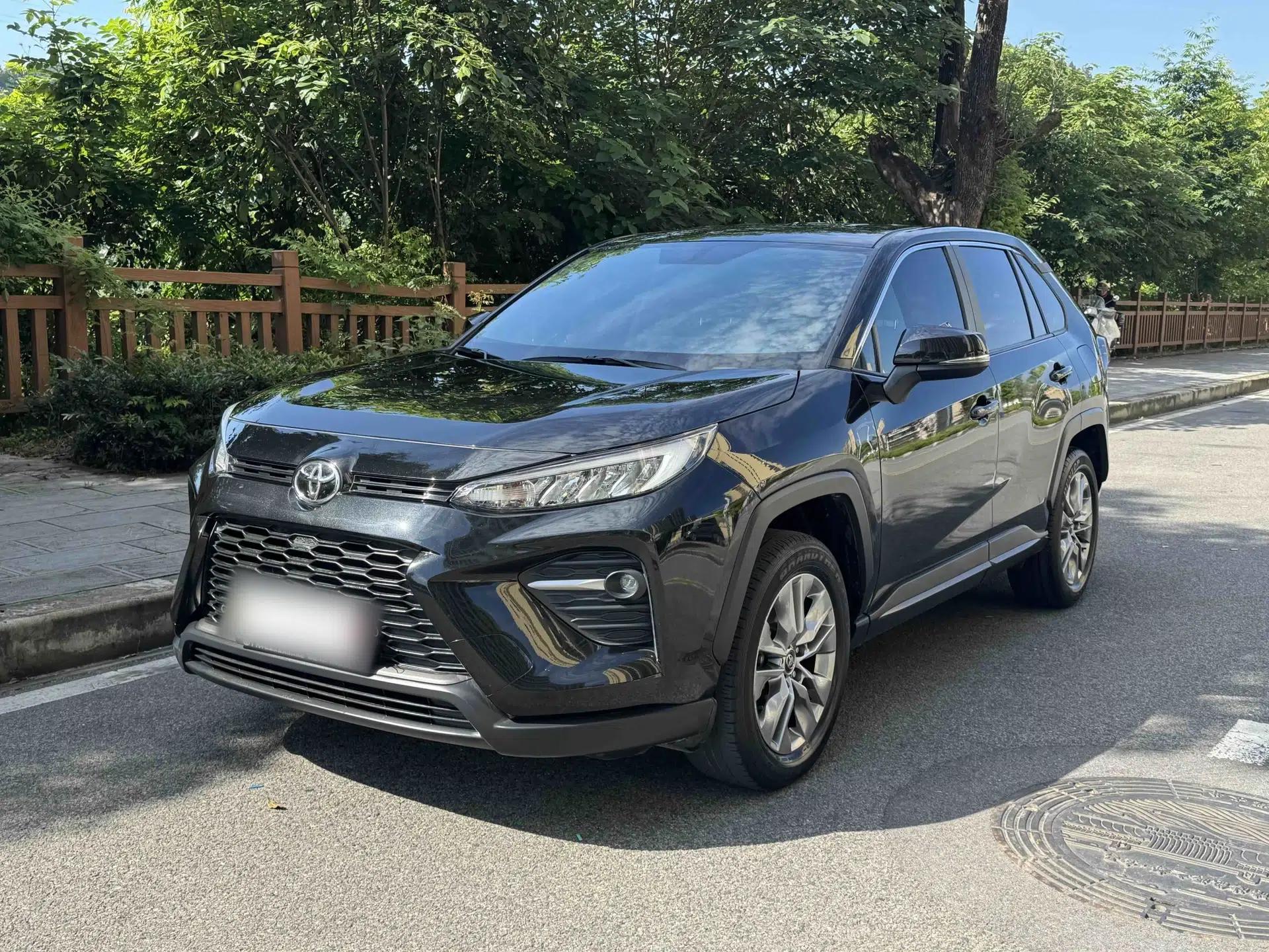 Toyota Wildlander 2023 2.0L CVT Two-Wheel Drive Leading Edition — миниатюра 1