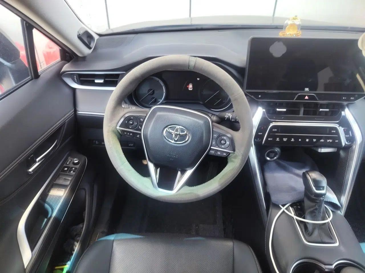 Toyota Venza 2022 2.0L CVT Two-Wheel Drive Prestige Edition — миниатюра 10