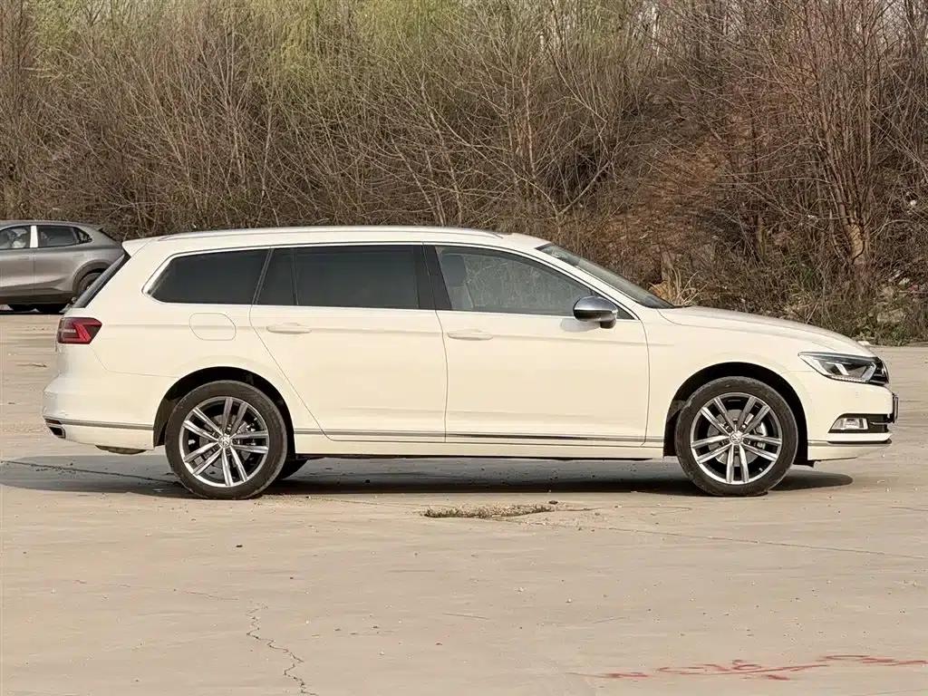 Passat Variant 2018 380TSI 2WD Comfortline — миниатюра 4