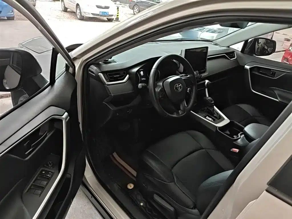 2022 Toyota RAV4 2.0L CVT 2WD Leading Edition — миниатюра 16