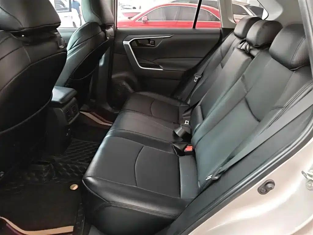 2022 Toyota RAV4 2.0L CVT 2WD Leading Edition — миниатюра 17