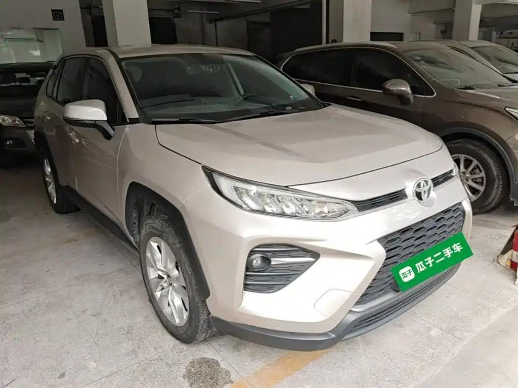 2022 Toyota RAV4 2.0L CVT 2WD Leading Edition — миниатюра 4