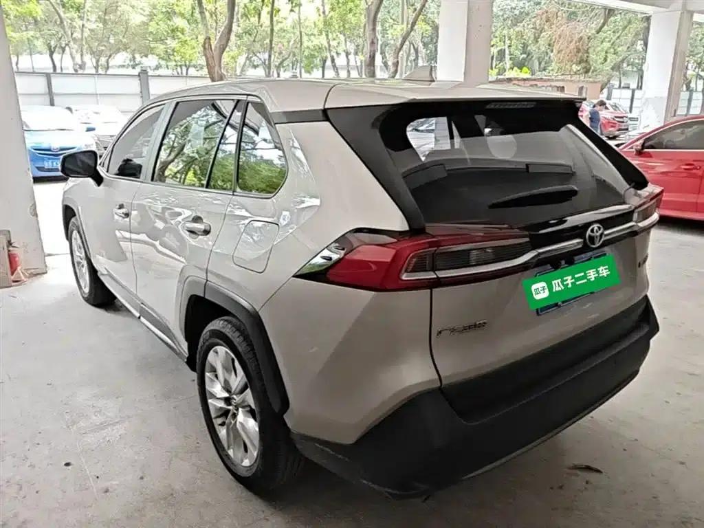 2022 Toyota RAV4 2.0L CVT 2WD Leading Edition — миниатюра 5