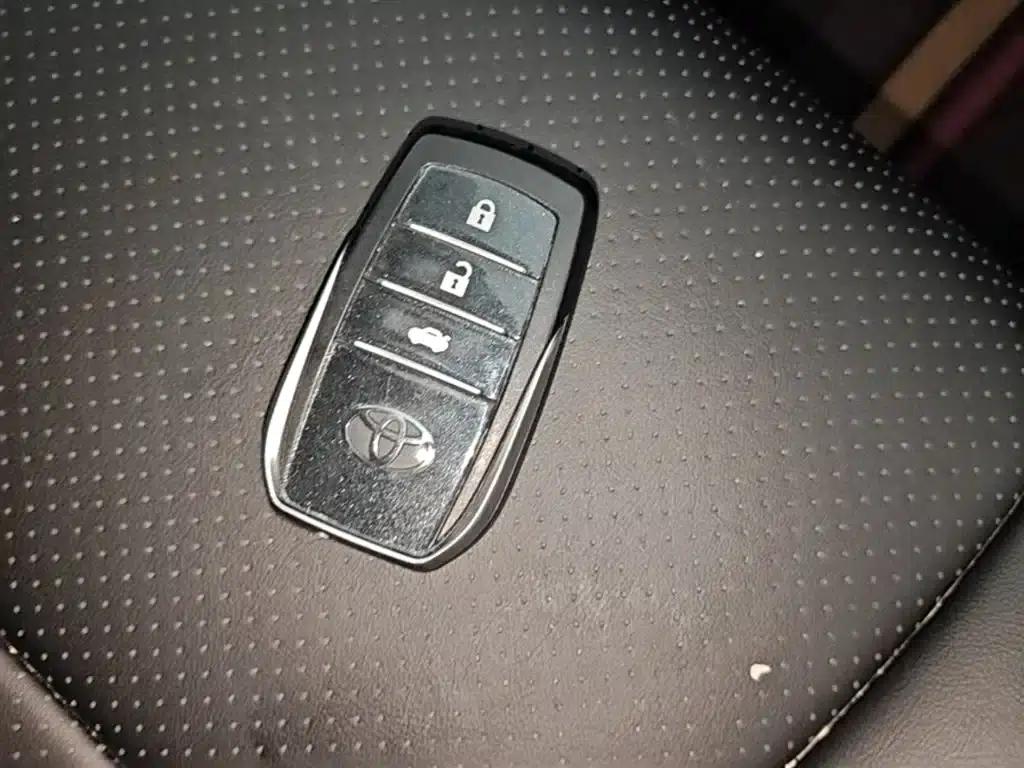 2022 Toyota RAV4 2.0L CVT 2WD Leading Edition — миниатюра 9