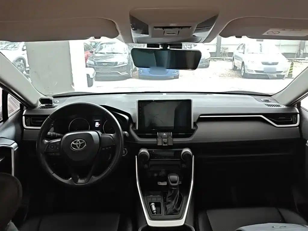 2022 Toyota RAV4 2.0L CVT 2WD Leading Edition — миниатюра 10