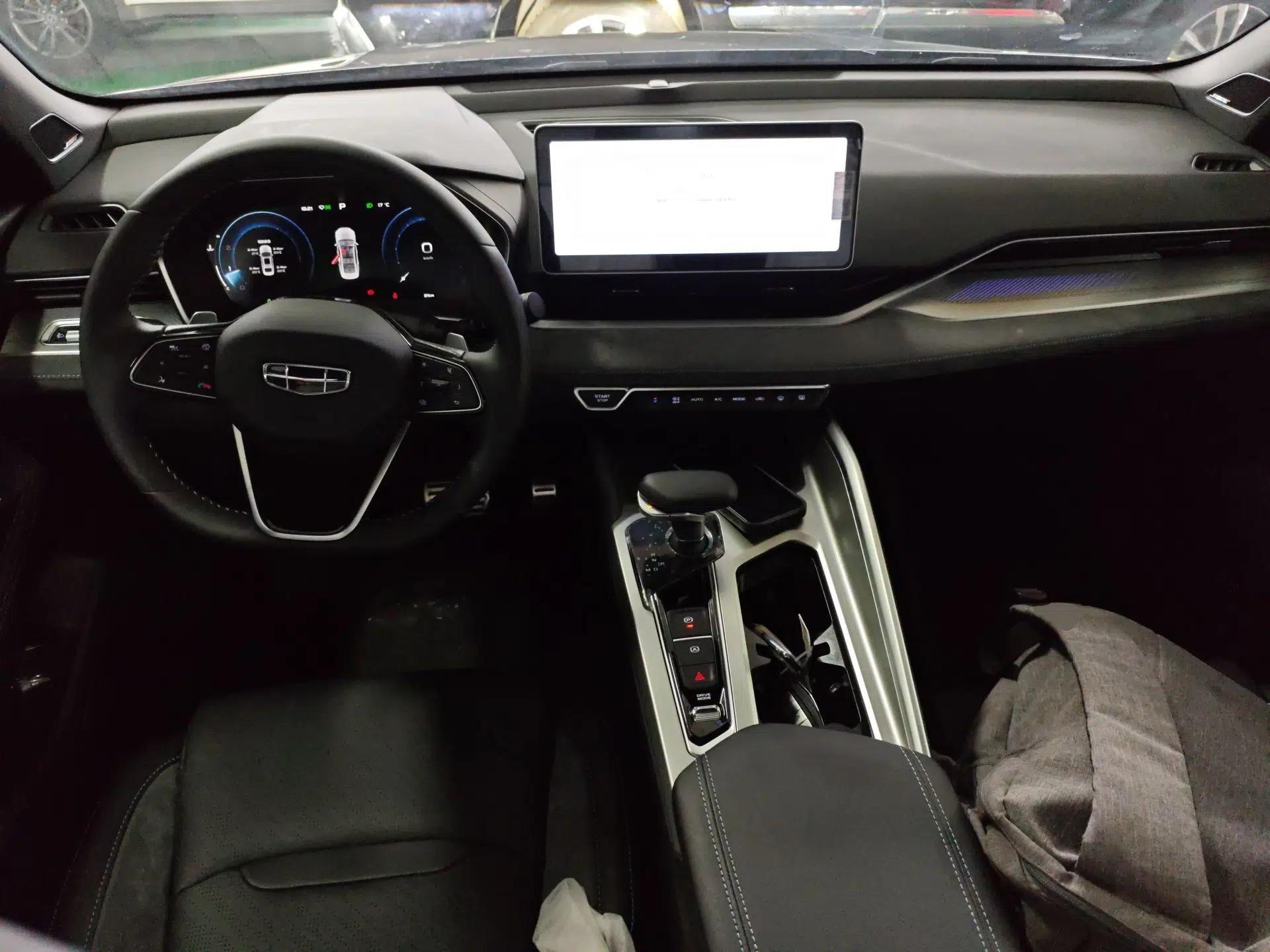 Geely Auto Preface 2023 2.0TD "Only This Verdant Green" Edition — миниатюра 17
