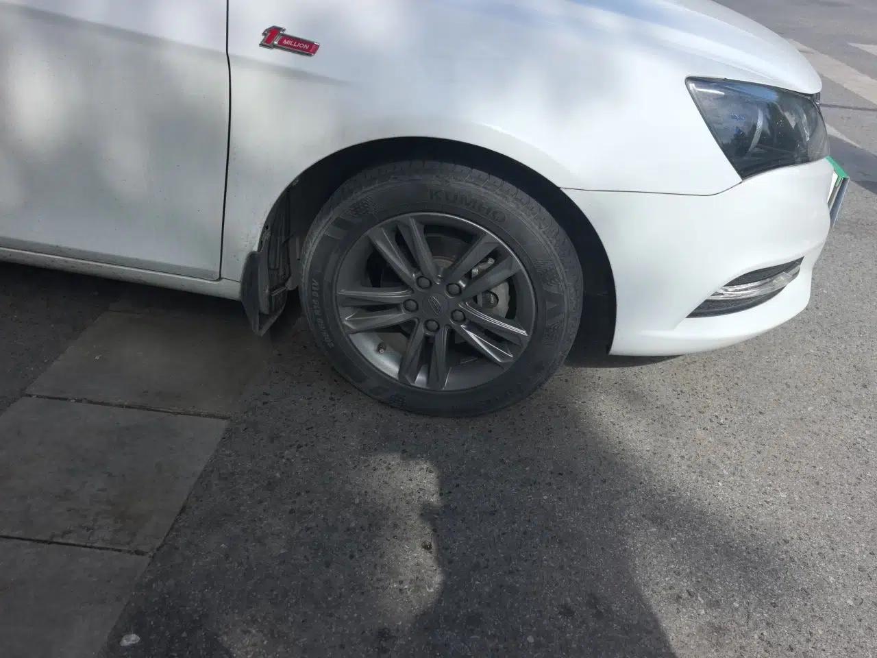 Geely Auto Emgrand 2017 Sedan Million Edition 1.5L Manual Upward Connect Version — миниатюра 8