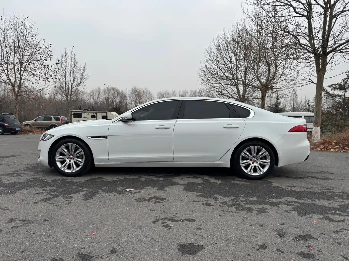 2018 Jaguar XFL 2.0T 250PS Luxury Edition — миниатюра 4
