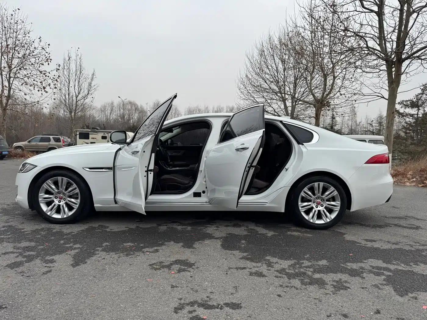 2018 Jaguar XFL 2.0T 250PS Luxury Edition — миниатюра 7