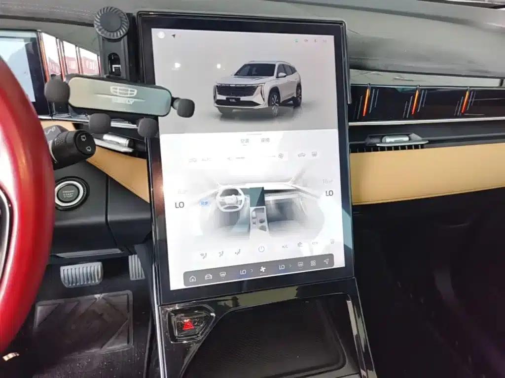 Geely Boyue L 2023 1.5TD DCT Premium Edition — миниатюра 13