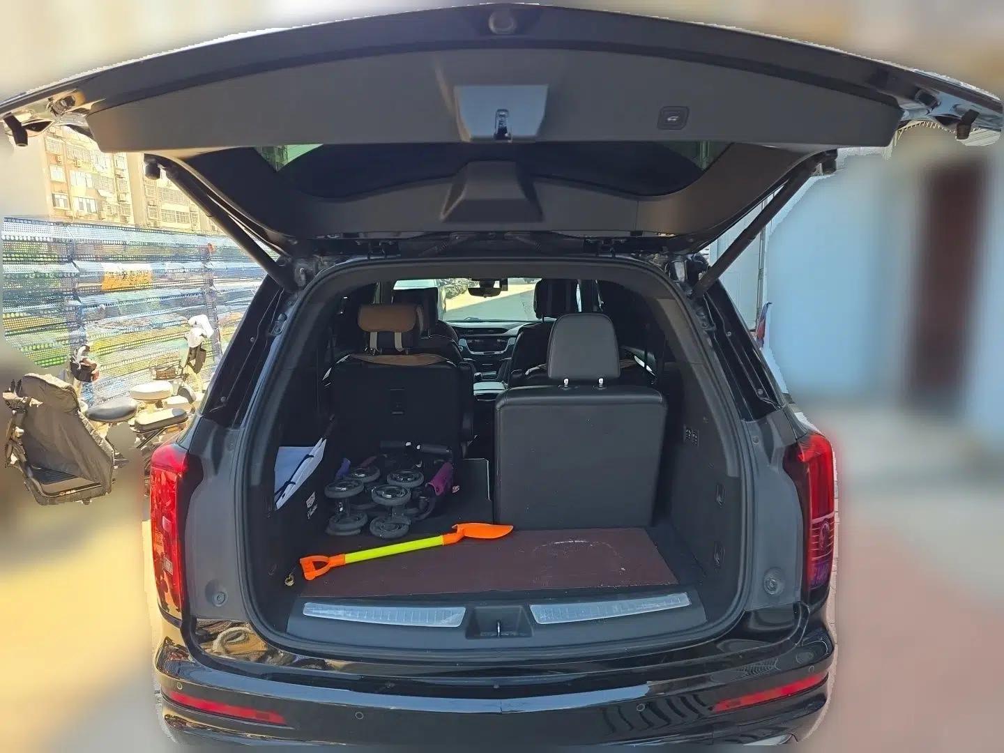 Cadillac XT6 2022 2.0T Six-Seater Four-Wheel Drive Luxury Version — миниатюра 19