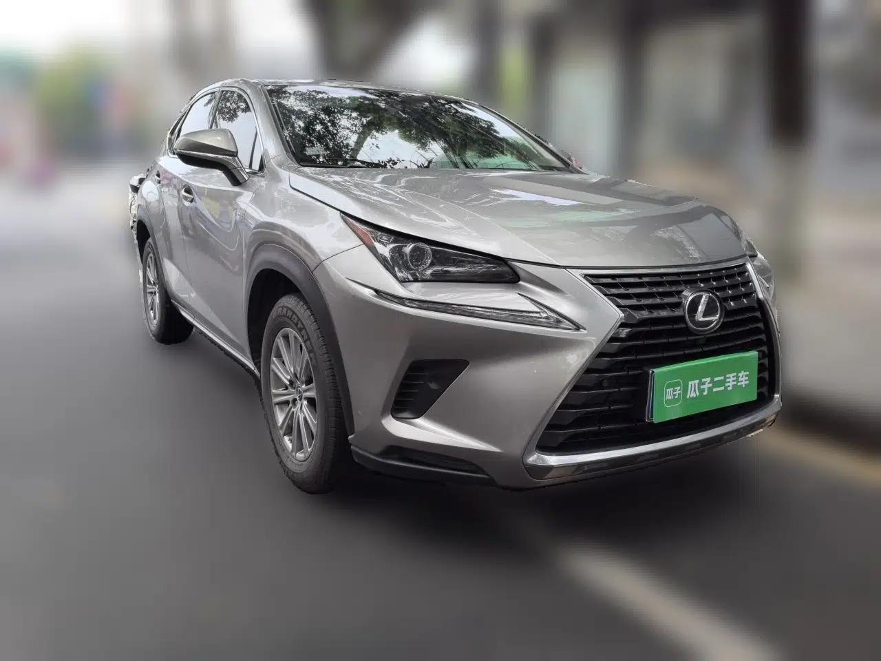 Lexus NX 2017 300 Front-Wheel-Drive Limited Edition — миниатюра 3