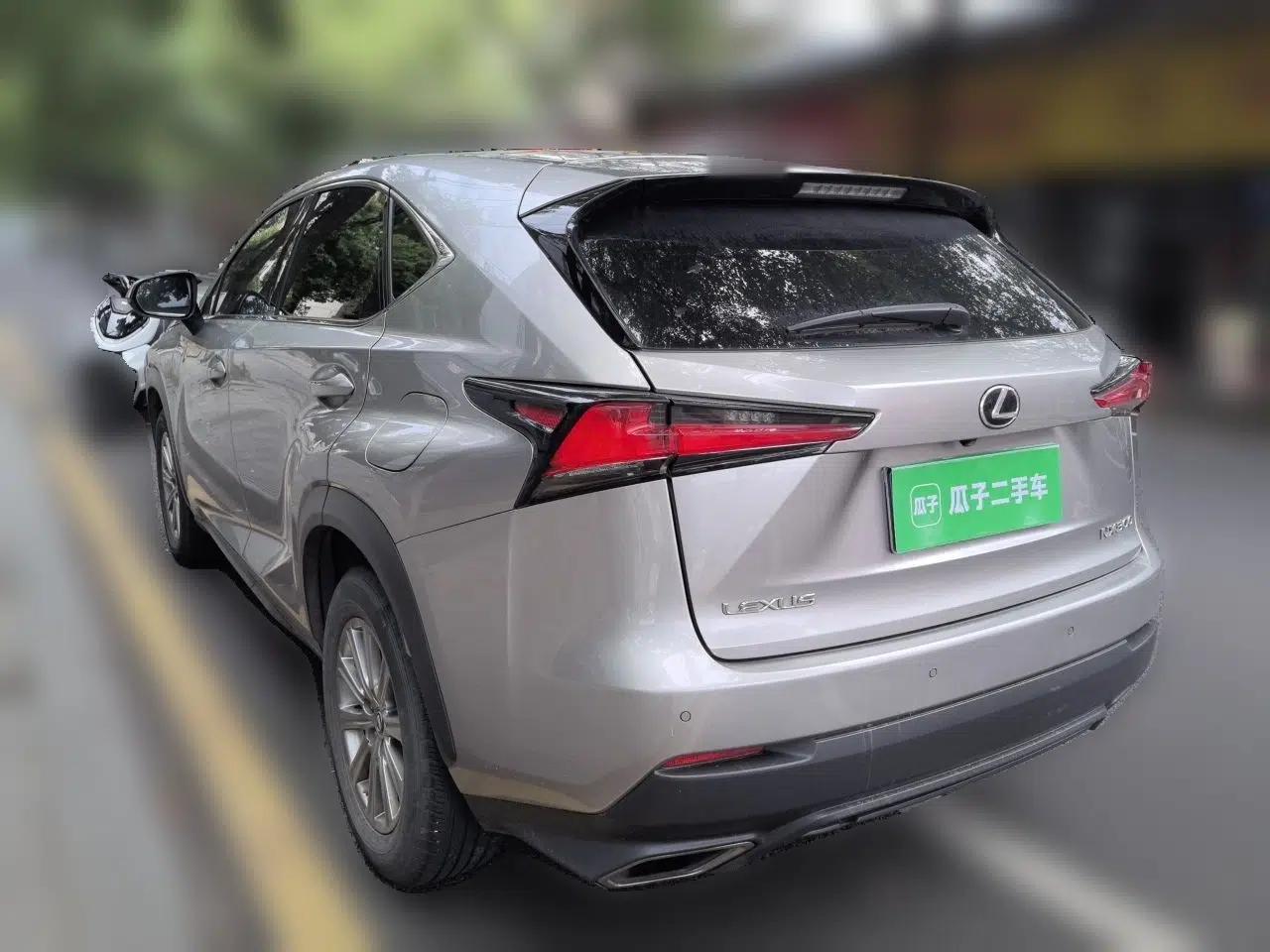 Lexus NX 2017 300 Front-Wheel-Drive Limited Edition — миниатюра 4