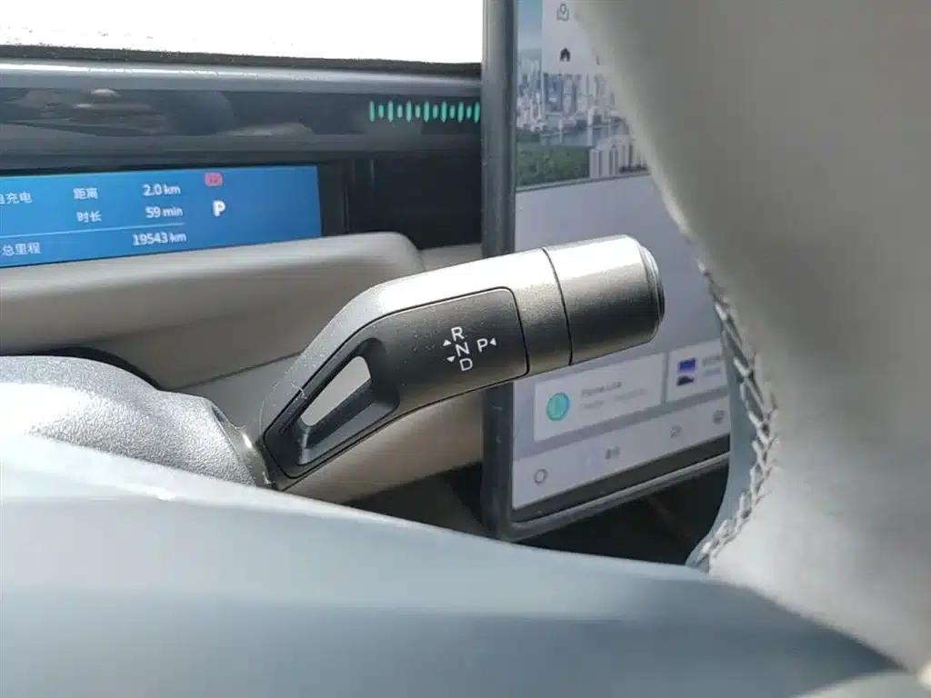 Lynk & Co Z10 2024 STARBUFF 95kWh 766km RWD — миниатюра 14