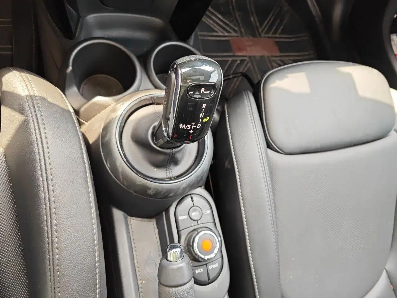 MINI 2020 1.5T COOPER Classic Edition Five-Door Version — миниатюра 13
