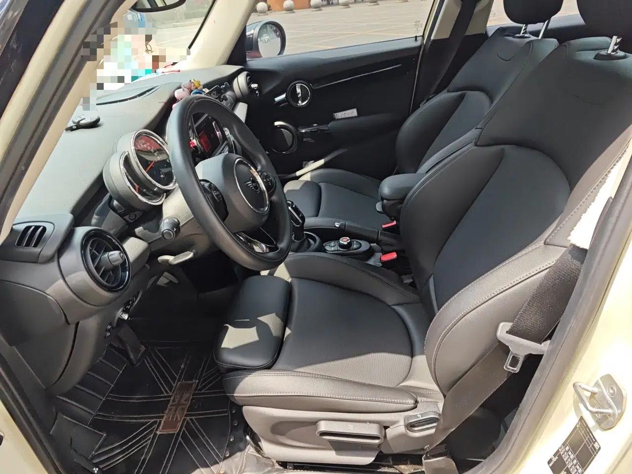 MINI 2020 1.5T COOPER Classic Edition Five-Door Version — миниатюра 14