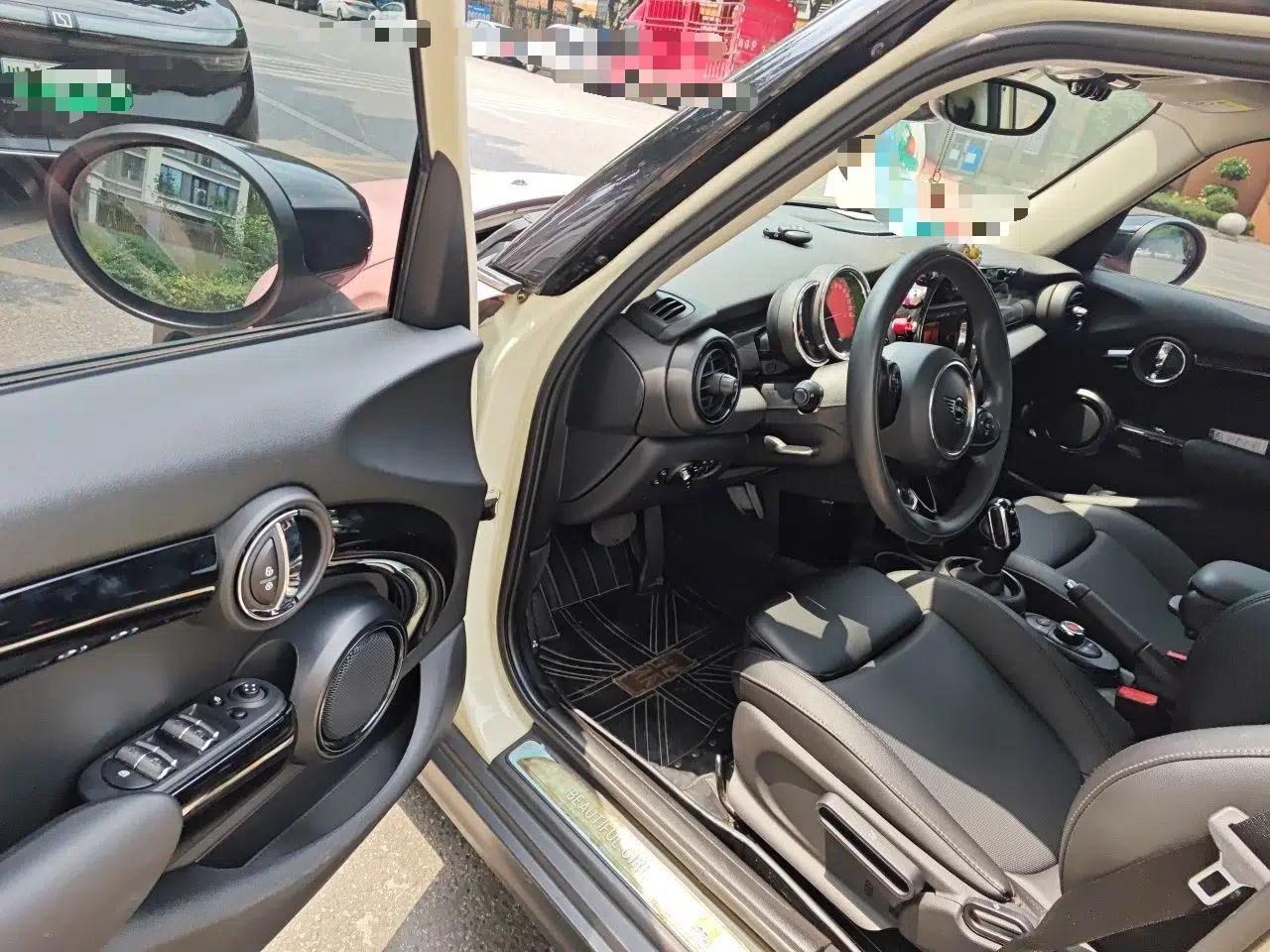 MINI 2020 1.5T COOPER Classic Edition Five-Door Version — миниатюра 19
