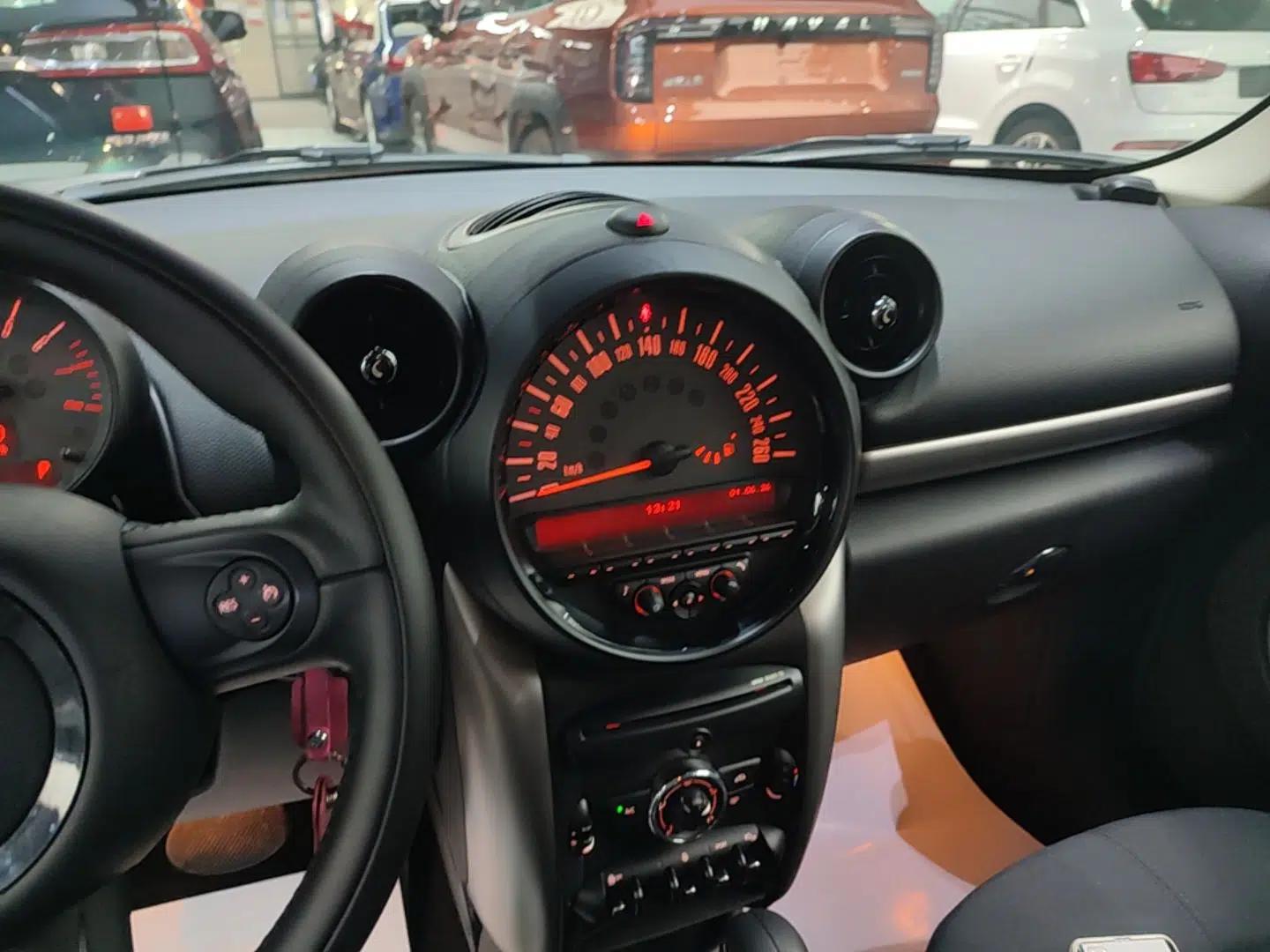 MINI Countryman 2016 1.6T COOPER ALL4 Fun Equipment Enthusiast — миниатюра 15