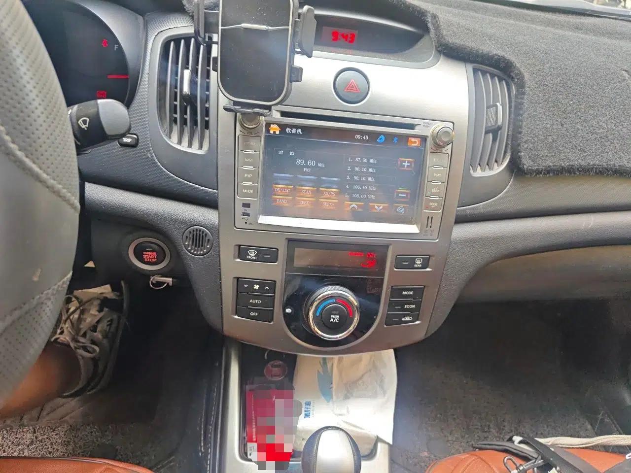 Kia Forte 2009 1.6L AT Premium — миниатюра 13