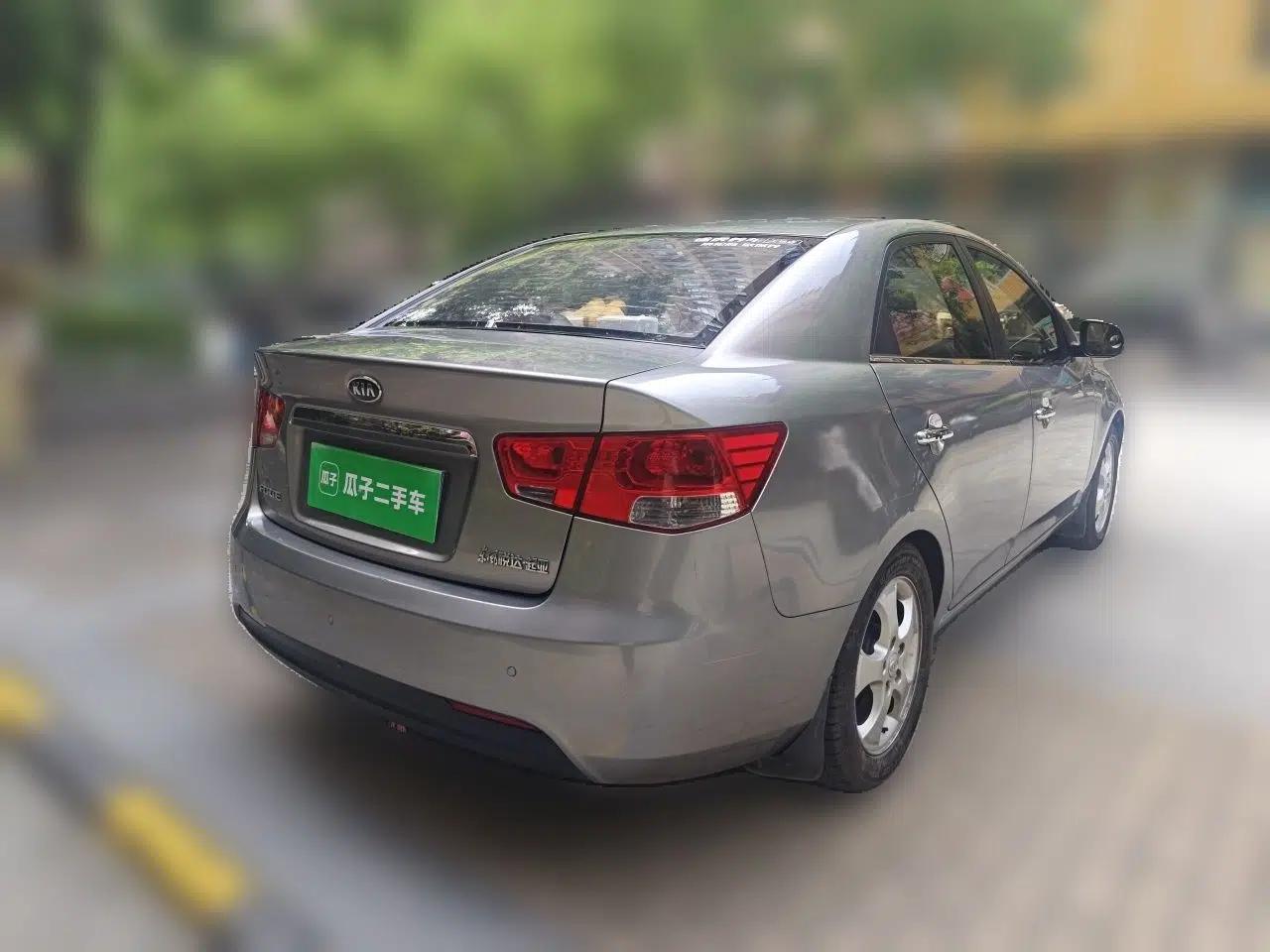 Kia Forte 2009 1.6L AT Premium — миниатюра 6
