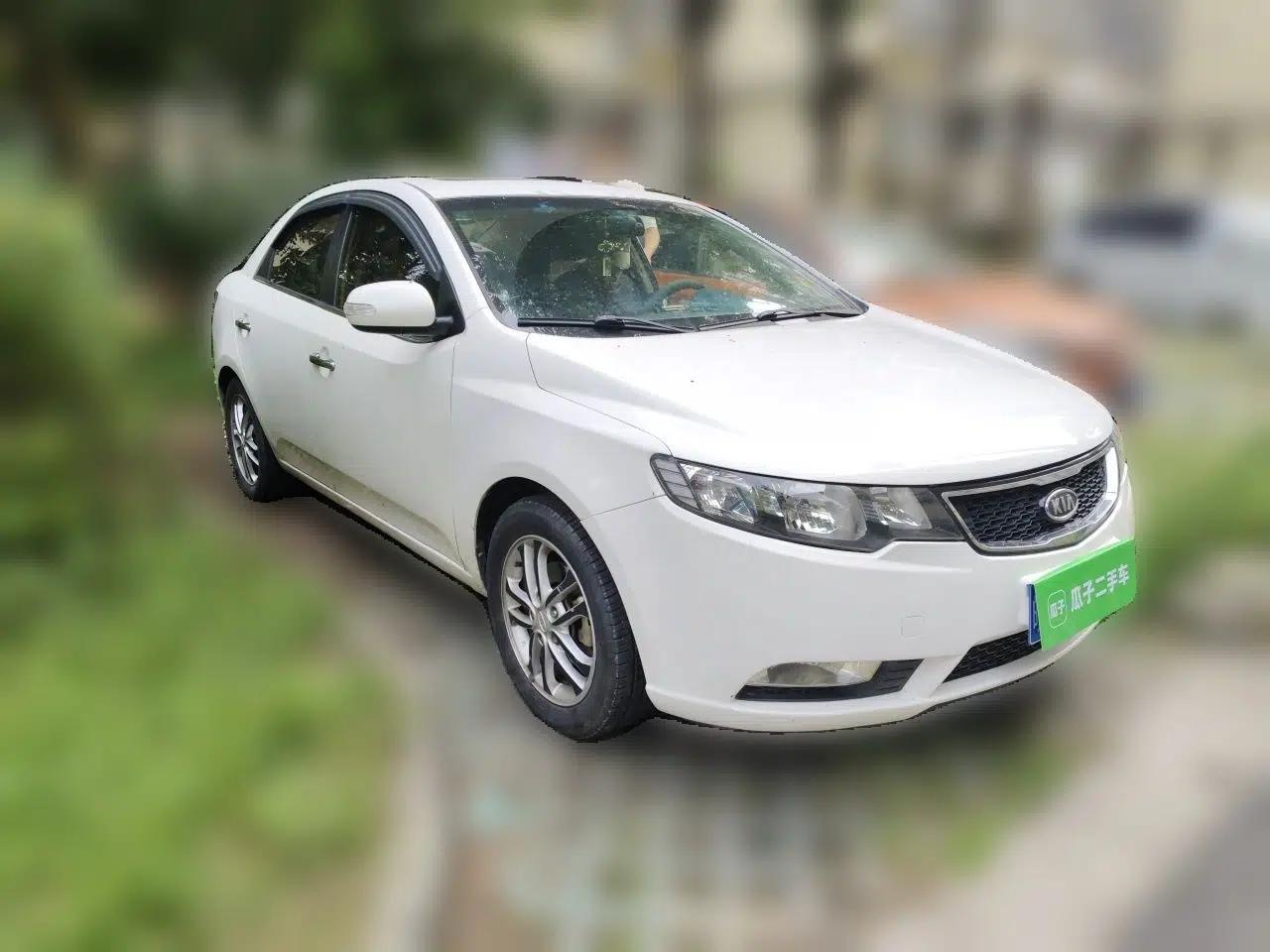 Kia Forte 2011 1.6L AT Premium — миниатюра 3
