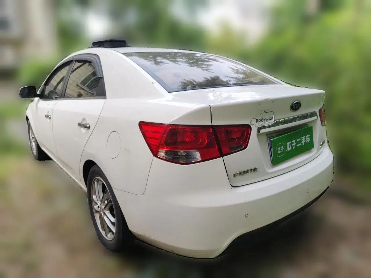 Kia Forte 2011 1.6L AT Premium — миниатюра 4