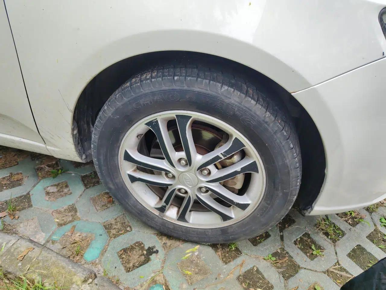 Kia Forte 2011 1.6L AT Premium — миниатюра 8