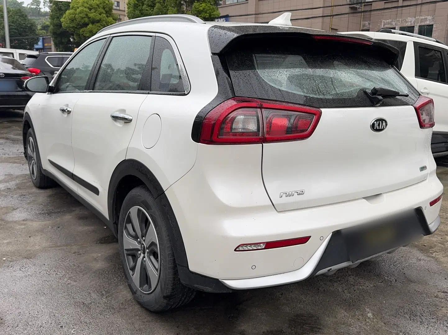 Kia Niro 2017 1.6L Luxury Edition — миниатюра 8