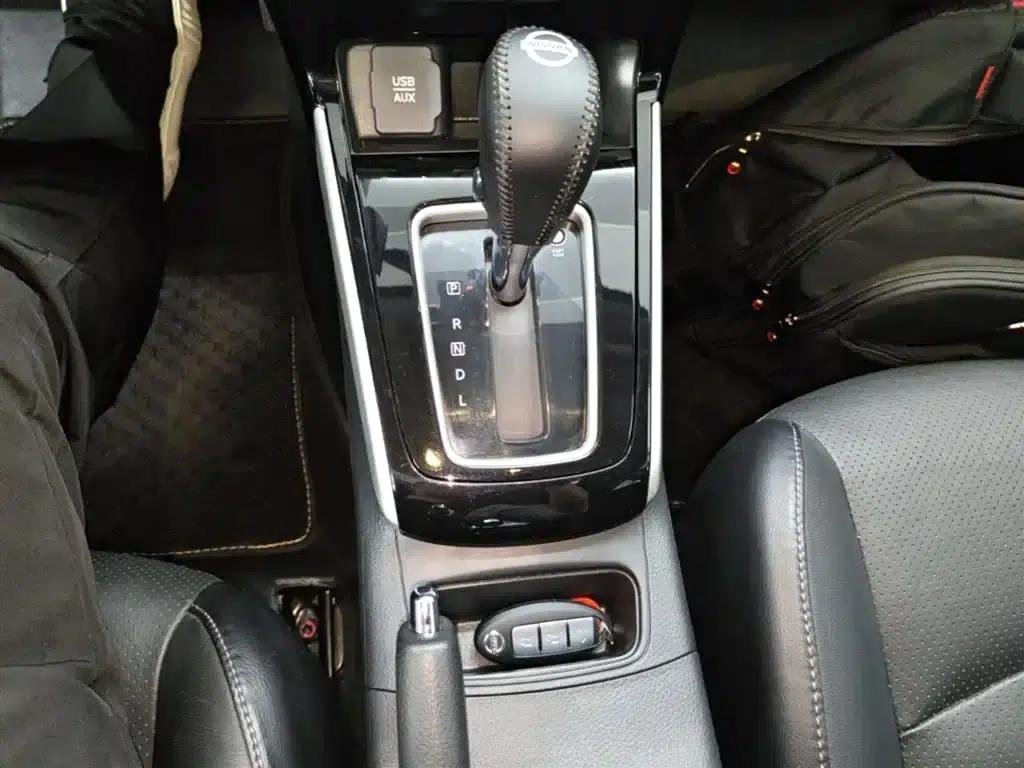 Nissan Sylphy 2016 1.6XL CVT Premium Edition — миниатюра 14