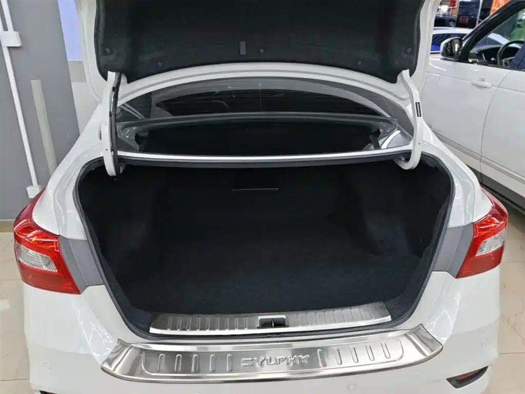 Nissan Sylphy 2016 1.6XL CVT Premium Edition — миниатюра 19