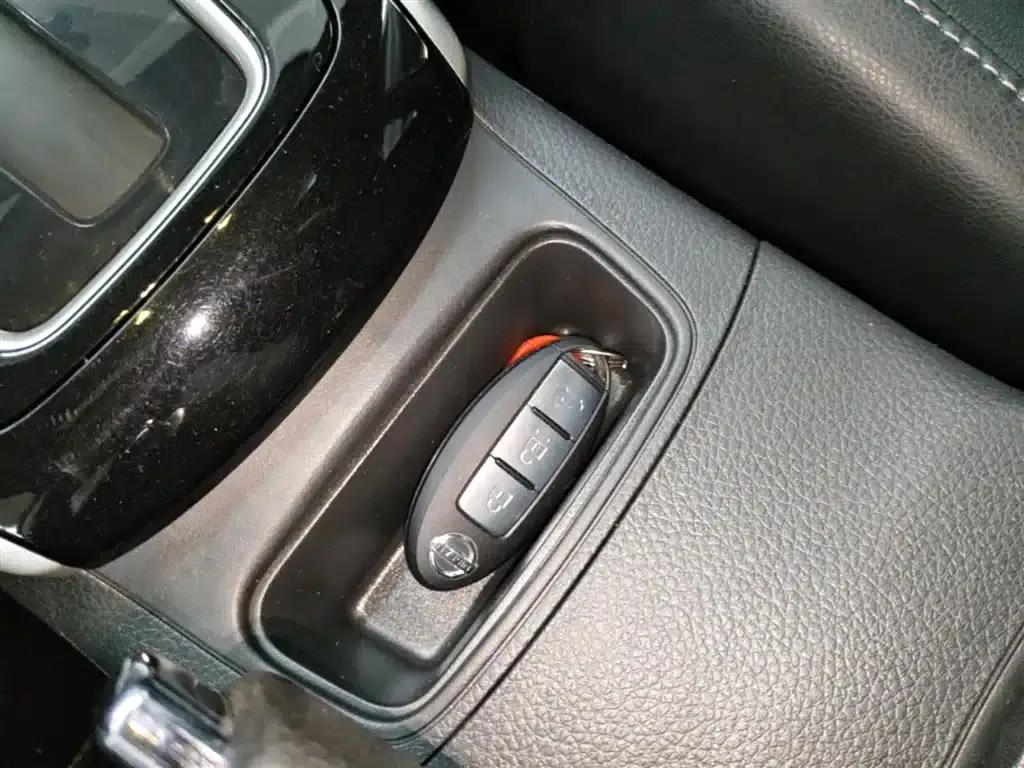 Nissan Sylphy 2016 1.6XL CVT Premium Edition — миниатюра 9